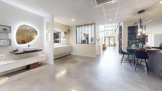 Louer Local commercial 255 m2 Saint-genest-lerpt