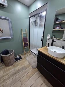 For sale Tourcoing 4 rooms 72 m2 Nord (59200) photo 4