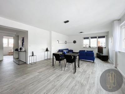 For sale Lyon-6eme-arrondissement 4 rooms 83 m2 Rhone (69006) photo 0
