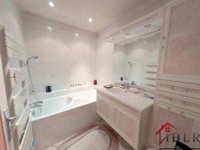 For sale Oyonnax 3 rooms 65 m2 Ain (01100) photo 2