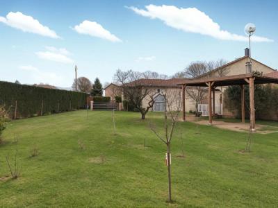 For sale Saint-dizant-du-gua 8 rooms 200 m2 Charente maritime (17240) photo 0