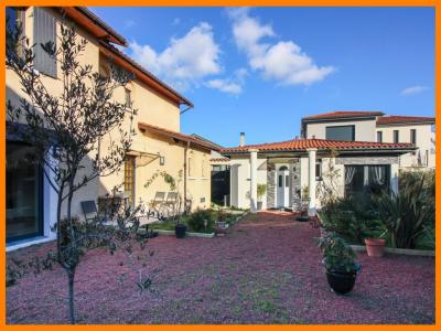 For sale 10 rooms 205 m2 Ain (01120) photo 1