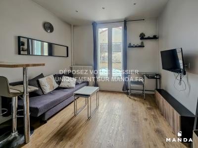For rent Issy-les-moulineaux 2 rooms 31 m2 Hauts de Seine (92130) photo 2