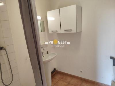 For rent Gardanne 1 room 28 m2 Bouches du Rhone (13120) photo 2