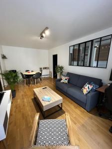 For rent Issy-les-moulineaux 2 rooms 48 m2 Hauts de Seine (92130) photo 0