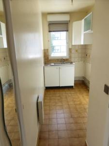 For rent Bagneux 2 rooms 49 m2 Hauts de Seine (92220) photo 3