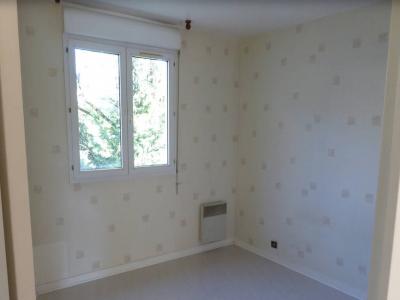 For rent Bagneux 2 rooms 49 m2 Hauts de Seine (92220) photo 4