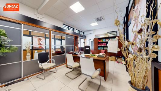 Louer Local commercial 220 m2 Saint-pierre