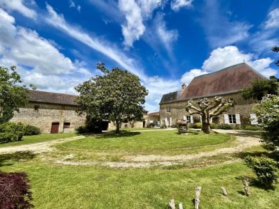 For sale Pressac 9 rooms 297 m2 Vienne (86460) photo 4