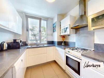 For sale Colombes 4 rooms 91 m2 Hauts de Seine (92700) photo 2