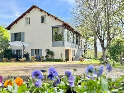 For sale Beaumont 8 rooms 211 m2 Dordogne (24440) photo 0