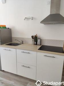 For rent Rouen 1 room 14 m2 Seine maritime (76000) photo 4