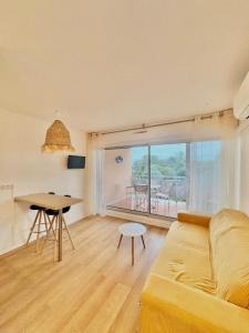 For rent Cavalaire-sur-mer 1 room 20 m2 Var (83240) photo 0