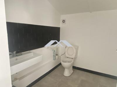 Louer Commerce 37 m2 Saint-pierre