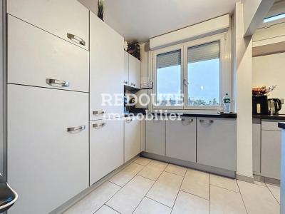 For sale Reims 4 rooms 62 m2 Marne (51100) photo 2