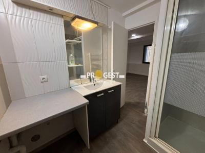 Louer Appartement Saint-maximin-la-sainte-baume 481 euros