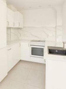 For sale Puteaux 3 rooms 67 m2 Hauts de Seine (92800) photo 3