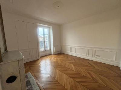 For rent Paris-2eme-arrondissement 2 rooms 62 m2 Paris (75002) photo 1