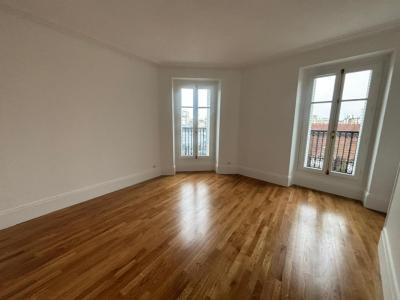 For rent Paris-2eme-arrondissement 2 rooms 62 m2 Paris (75002) photo 2