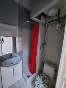 For rent Talence 1 room 15 m2 Gironde (33400) photo 2