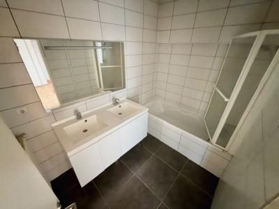 For sale Roche-la-moliere 3 rooms 72 m2 Loire (42230) photo 3