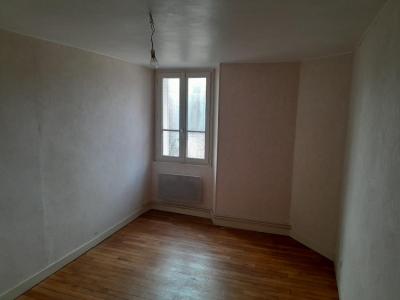 Louer Appartement Ferrieres 700 euros