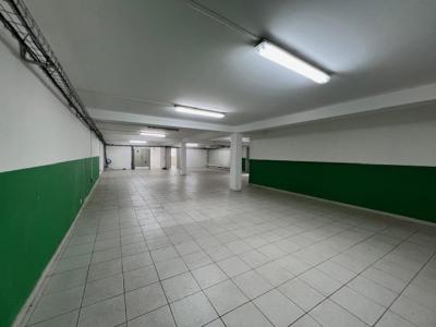 Louer Local commercial 270 m2 Lamentin