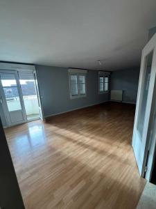 For rent Saint-julien-les-villas 5 rooms 95 m2 Aube (10800) photo 1