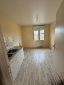 For rent Saint-julien-les-villas 5 rooms 95 m2 Aube (10800) photo 3