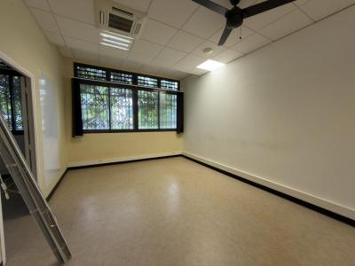 Louer Bureau 364 m2 Sainte-clotilde