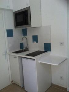 For rent Paris-10eme-arrondissement 1 room 12 m2 Paris (75010) photo 0