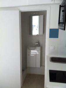 Louer Appartement 12 m2 Paris-10eme-arrondissement