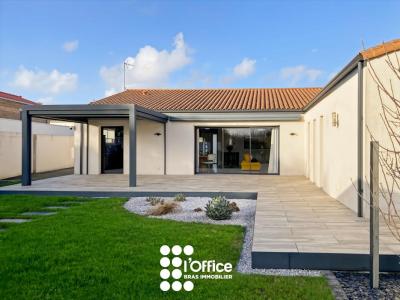 For sale Olonne-sur-mer 6 rooms 200 m2 Vendee (85340) photo 1