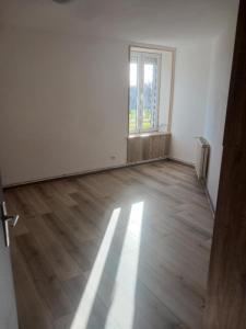 Louer Appartement 65 m2 Conflans-sur-lanterne