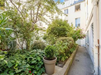 For sale Paris-10eme-arrondissement 2 rooms 34 m2 Paris (75010) photo 0