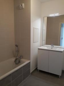 Louer Appartement 86 m2 Buellas