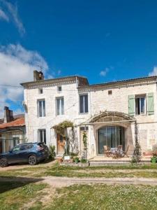 For sale Rouillac 7 rooms 243 m2 Charente (16170) photo 0