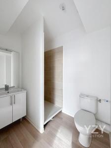 For rent Niort 2 rooms 44 m2 Deux sevres (79000) photo 3