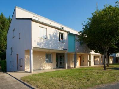 Louer Appartement Saint-germain-du-puy 567 euros