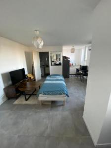 For rent Ventabren 1 room 25 m2 Bouches du Rhone (13122) photo 3