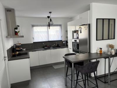 For rent Plescop 4 rooms 97 m2 Morbihan (56890) photo 0