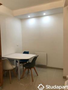 Louer Appartement 14 m2 Massy