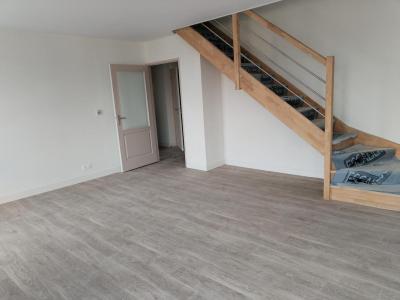 Louer Appartement 100 m2 Saint-clement