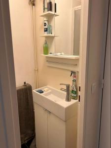 Louer Appartement Paris-16eme-arrondissement 750 euros