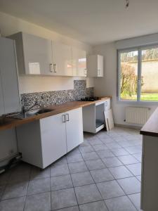 For rent Tassin-la-demi-lune 5 rooms 106 m2 Rhone (69160) photo 2