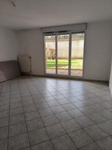 For rent Tassin-la-demi-lune 5 rooms 106 m2 Rhone (69160) photo 3