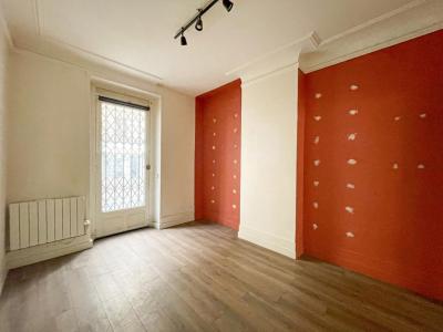 For sale Paris-18eme-arrondissement 2 rooms 26 m2 Paris (75018) photo 0