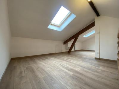 Louer Appartement Neuves-maisons 900 euros