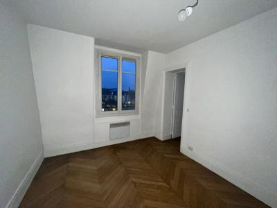 For rent Issy-les-moulineaux 3 rooms 36 m2 Hauts de Seine (92130) photo 0