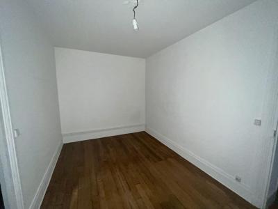 For rent Issy-les-moulineaux 3 rooms 36 m2 Hauts de Seine (92130) photo 3